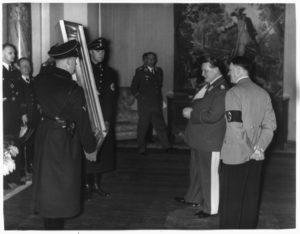Hitler loots Jewis art Collections as he goes on with his conquest of Europe