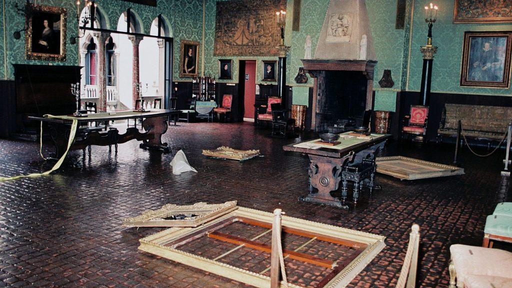 Destruction of the Dutch Room after the heist